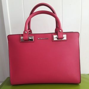 AUTHENTIC MICHAEL KORS SHOULDER BAG